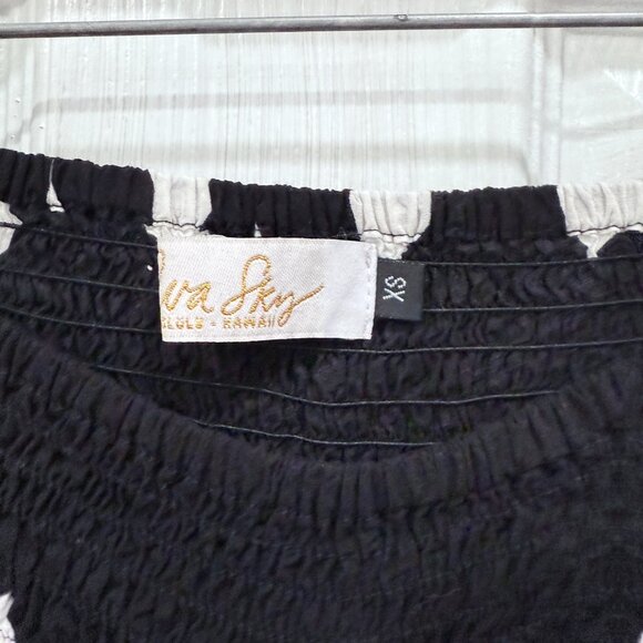 Ava Sky black white off the shoulder top XS - Picture 3 of 3